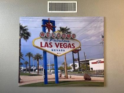 The Viva Vibe Las Vegas - Solar Heated Pool! - image 9