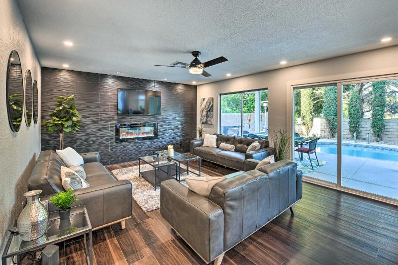 Top-Notch Las Vegas Oasis with Games Golf and More! - image 6