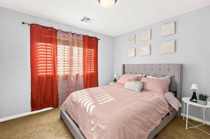 Quiet 3 bed Home with Heated Pool and Movie Room! - image 15