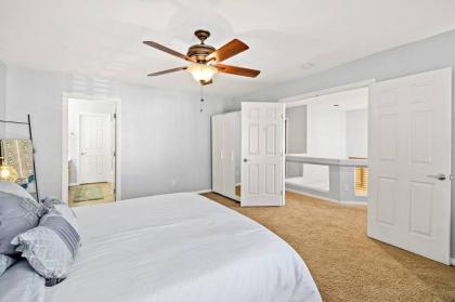 Quiet 3 bed Home with Heated Pool and Movie Room! - image 6