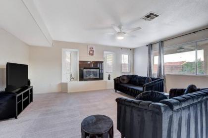 NEW Vacation House with 4BD and a POOL near Vegas strip - image 10
