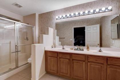 NEW Vacation House with 4BD and a POOL near Vegas strip - image 13