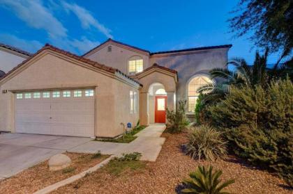 NEW Vacation House with 4BD and a POOL near Vegas strip - image 15