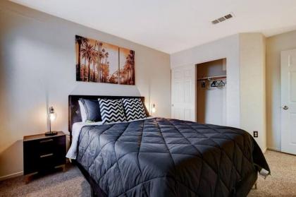 NEW Vacation House with 4BD and a POOL near Vegas strip - image 2