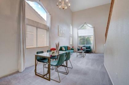 NEW Vacation House with 4BD and a POOL near Vegas strip - image 6
