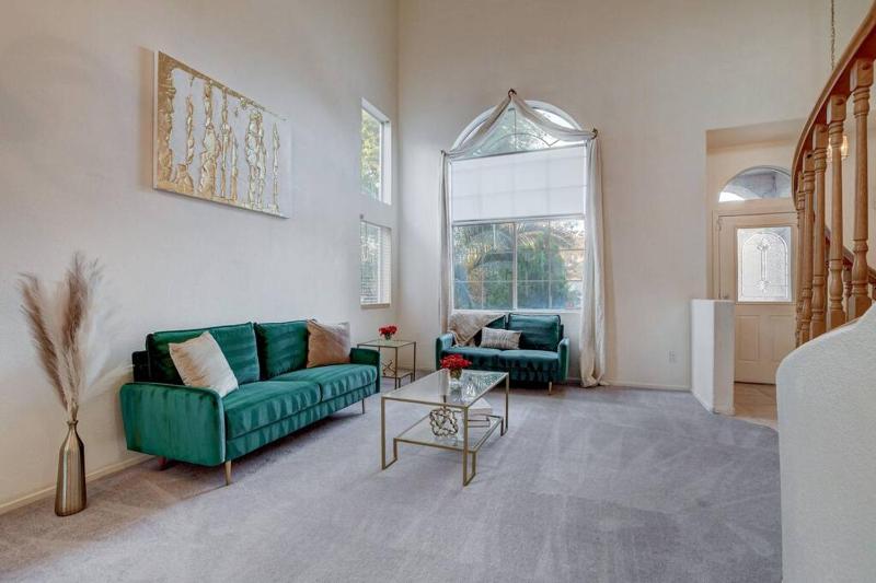 NEW Vacation House with 4BD and a POOL near Vegas strip - image 7