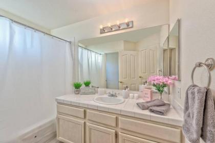 Magic Palace - Luxe 4BR House w/ heated pool & Spa - image 12