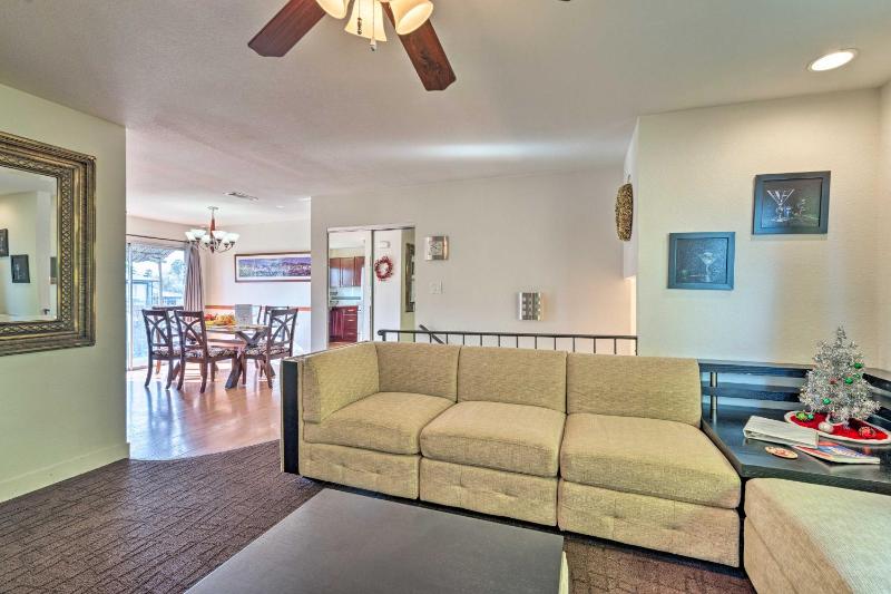 Vegas Oasis Home with Pool and Spa 7 Miles to Strip - image 6