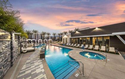 Vibrant Downtown Summerlin Condo - image 2