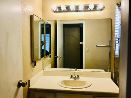 Independent 1 bed 1 bath bedding bedroom for rent - image 2