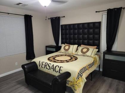 5 bed 3.5 baths - image 11