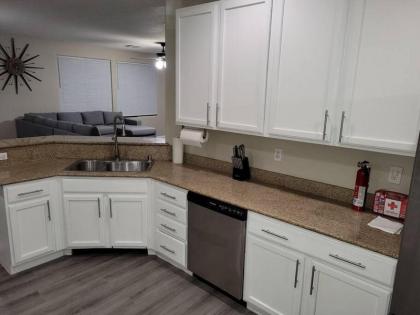 5 bed 3.5 baths - image 12