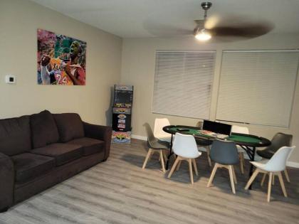 5 bed 3.5 baths - image 17