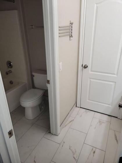 5 bed 3.5 baths - image 8