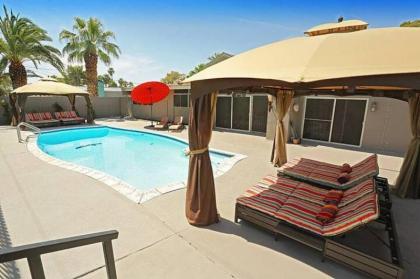 Royal Palace - Modern home w/ Pool near The Strip - image 17