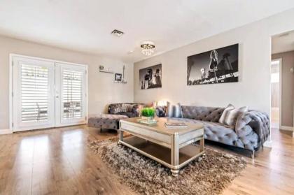 Highly Upgraded 4bd2bath Home With Private Pool - image 5