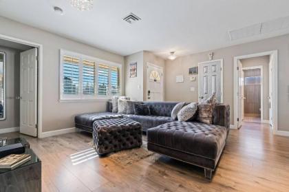 Highly Upgraded 4bd2bath Home With Private Pool - image 8