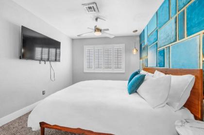 4bdrm 2 Bath Pool Close To Strip Conventions - image 15