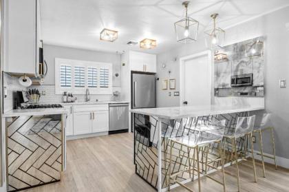 4bdrm 2 Bath Pool Close To Strip Conventions - image 6