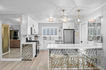 4bdrm 2 Bath Pool Close To Strip Conventions - image 8
