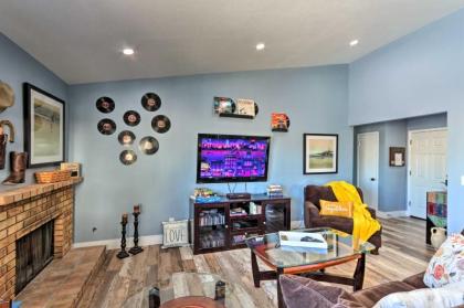Las Vegas Oasis with Private Hot Tub and Pool! - image 7