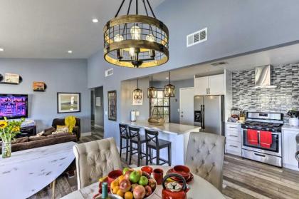 Las Vegas Oasis with Private Hot Tub and Pool! - image 8