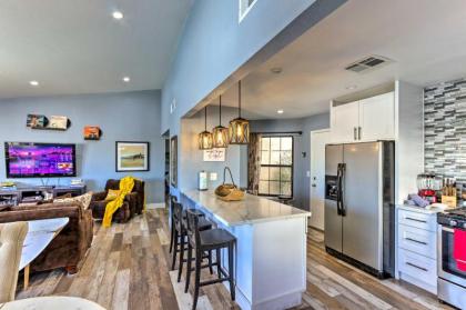 Las Vegas Oasis with Private Hot Tub and Pool! - image 9