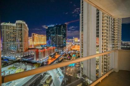 MGM Signature Towers Balcony Suite Strip View - NO RESORT FEES!