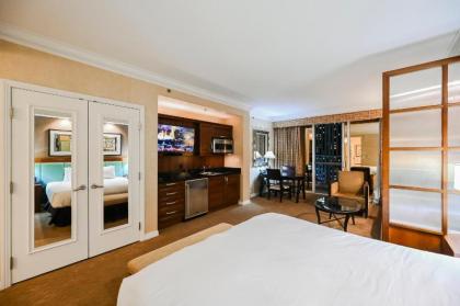 MGM Signature Towers Balcony Suite Strip View - NO RESORT FEES! - image 12
