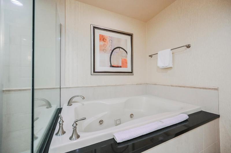 MGM Signature Towers Balcony Suite Strip View - NO RESORT FEES! - image 2