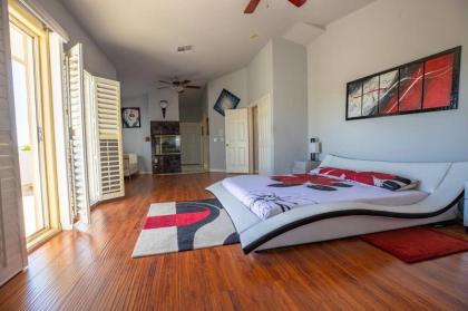 Luxury Vacation 4000 Sq Ft House Huge Pool / Spa minutes to the Strip Vegas View - image 16