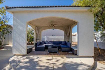 Luxury Vacation 4000 Sq Ft House Huge Pool / Spa minutes to the Strip Vegas View - image 3