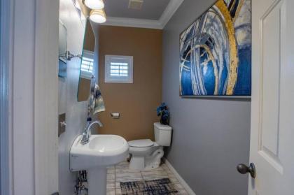 Luxury Vacation 4000 Sq Ft House Huge Pool / Spa minutes to the Strip Vegas View - image 5