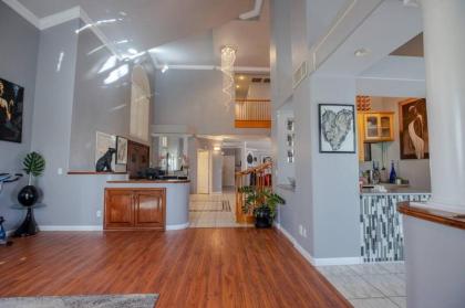 Luxury Vacation 4000 Sq Ft House Huge Pool / Spa minutes to the Strip Vegas View - image 8