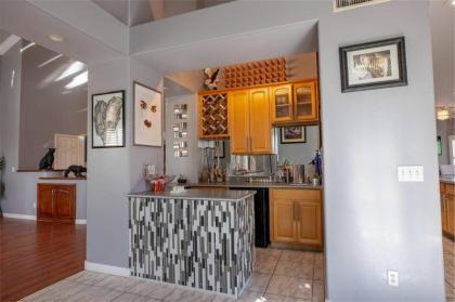Luxury Vacation 4000 Sq Ft House Huge Pool / Spa minutes to the Strip Vegas View - image 9