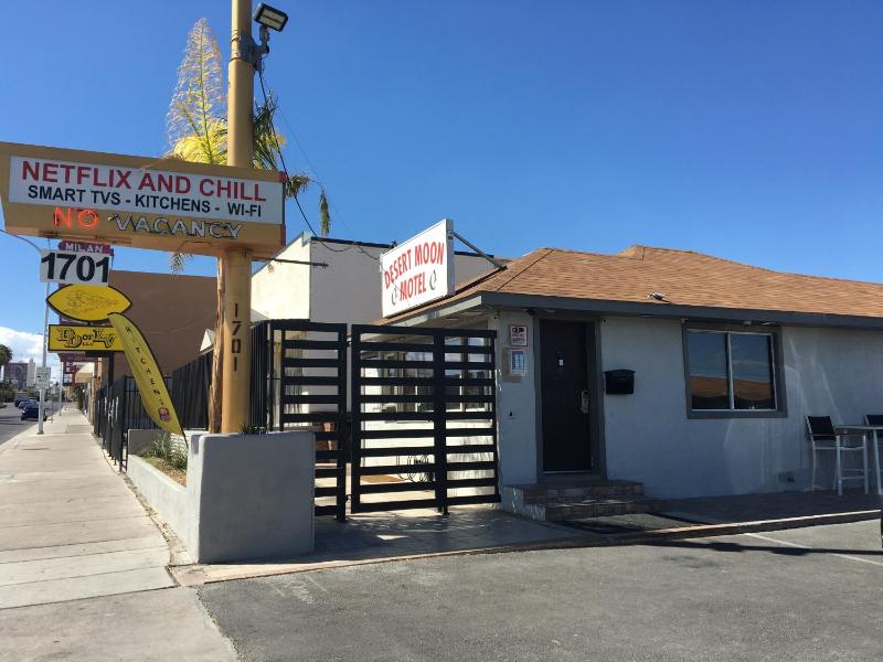 Desert Moon Motel - image 2