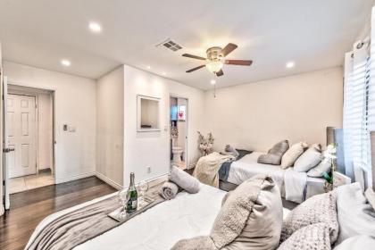 LV Casa - Modern Home W/ Pool By the Strip 50% OFF - image 2
