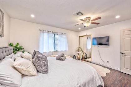 LV Casa - Modern Home W/ Pool By the Strip 50% OFF - image 3