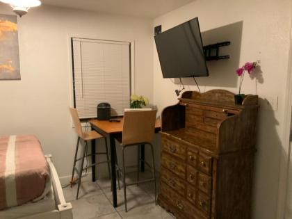 The Yellow Penthouse - image 15