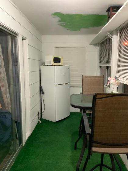The Yellow Penthouse - image 7
