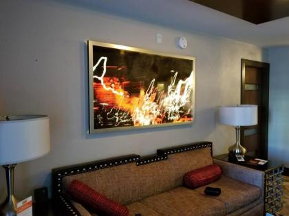 Holiday Inn Desert Club Resort - image 3