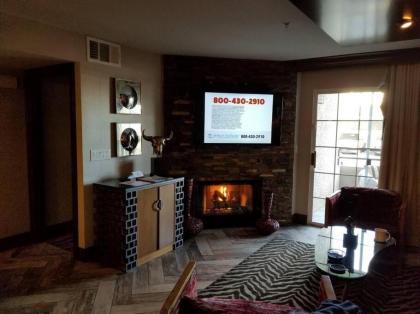 Holiday Inn Desert Club Resort - image 4