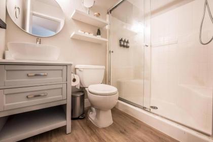 Townhome in Las Vegas - image 16