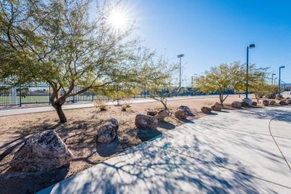 Townhome in Las Vegas - image 2