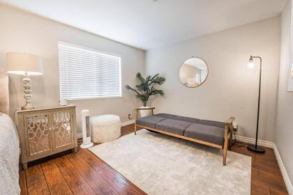 Townhome in Las Vegas - image 24
