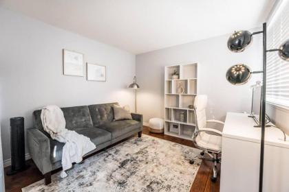 Townhome in Las Vegas - image 27