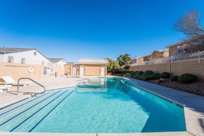 Townhome in Las Vegas - image 30