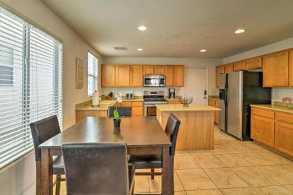 Charming Las Vegas Home by Golf Courses and Casinos! - image 8