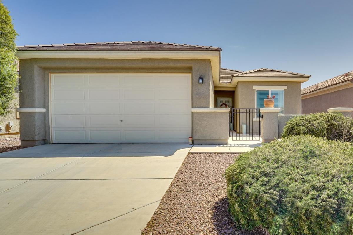 Dog-Friendly Las Vegas Home Rental with Private Yard - image 2