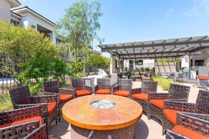 Luxury Apartment Oasis Extended Stays - image 11